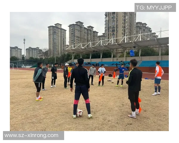 3号足球球星奋勇拼搏书写绿茵传奇引领球队走向辉煌未来