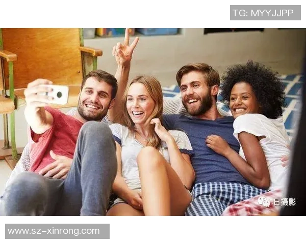 足球球星自拍动作全解析 深入解读女性球迷与偶像互动新方式